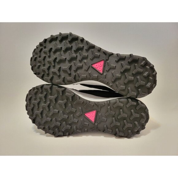 Nike ACG Black and Gray Athletic Shoes - Picture 8 of 8